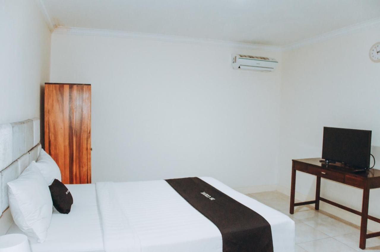 Ds Colive Marina Airport Hotel Semarang Buitenkant foto